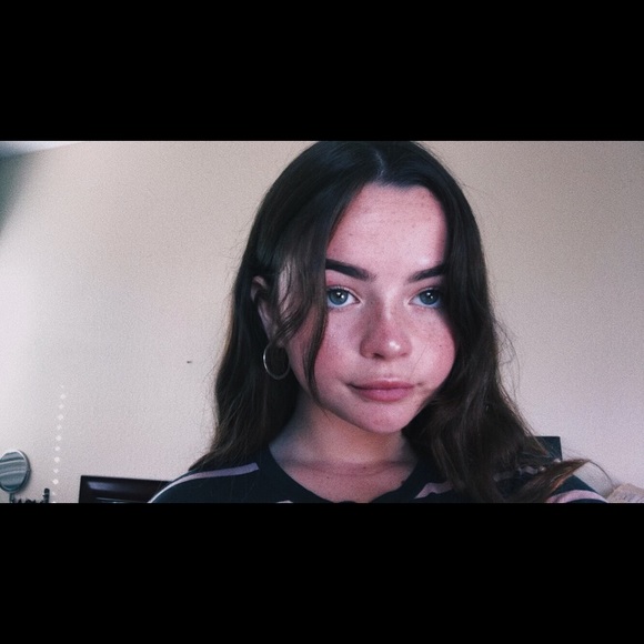 Meet your Posher, Lily - Picture 3 of 5